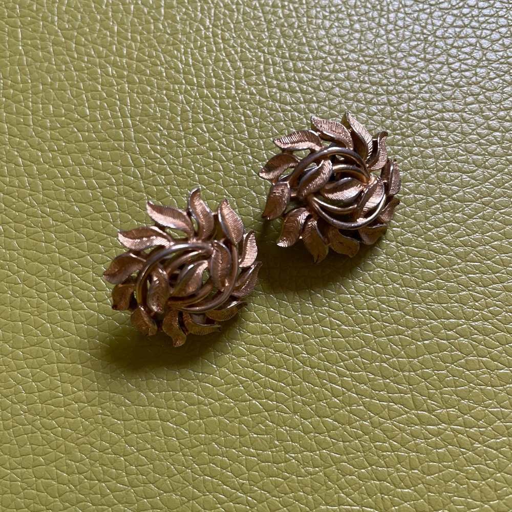 Vintage Trifari Gold Earrings
